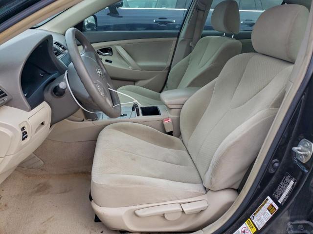 Toyota Camry Base Image 3