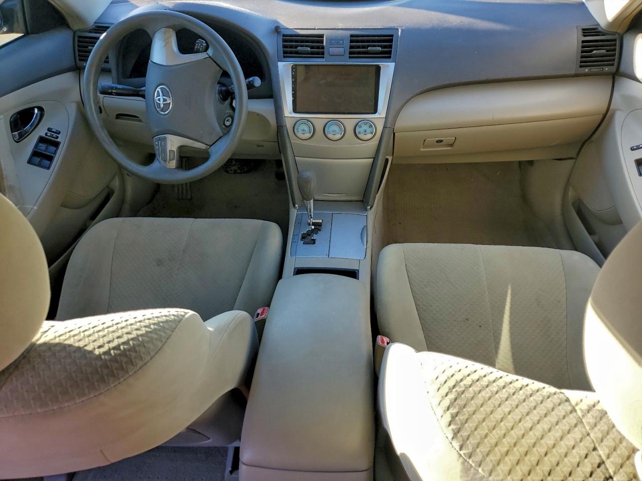 Toyota Camry Base Image 5