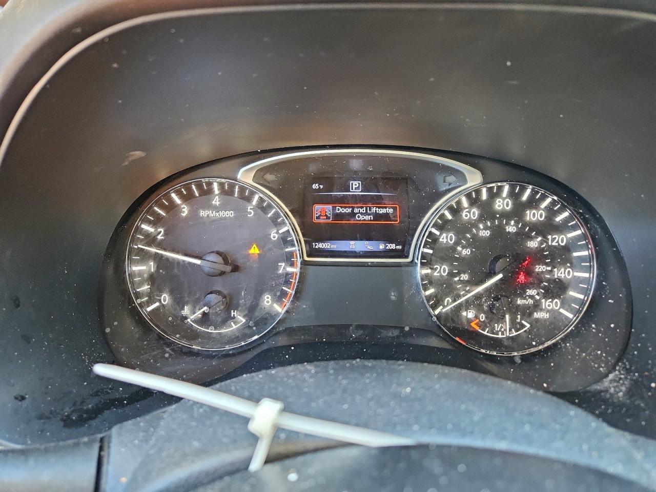 Nissan Pathfinder S Image 6