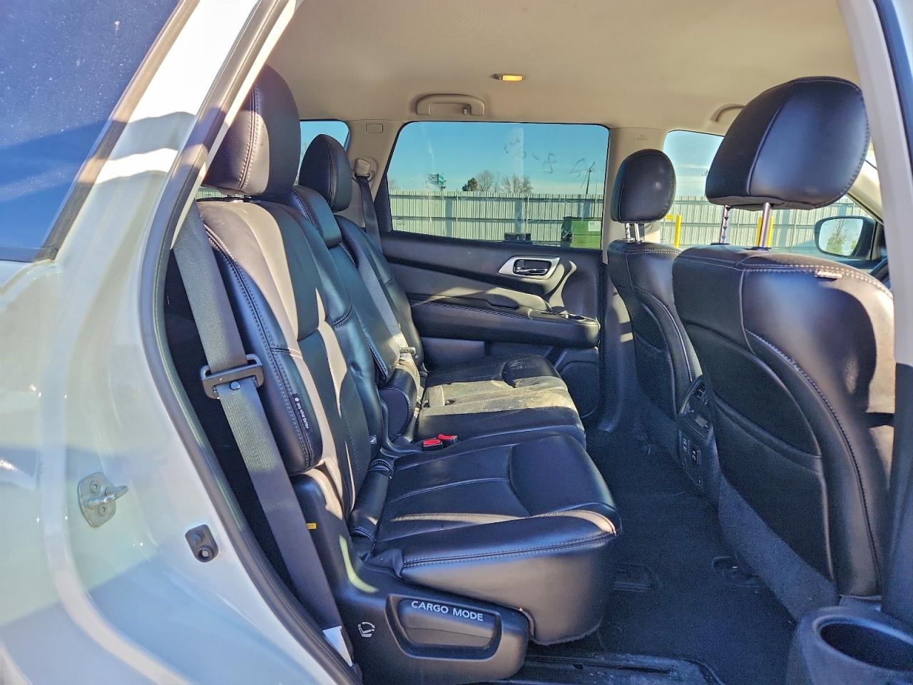 Nissan Pathfinder S Image 9