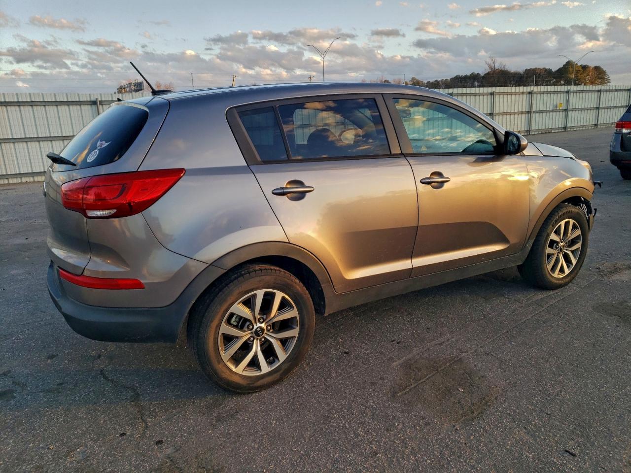 Kia Sportage Base Image 13