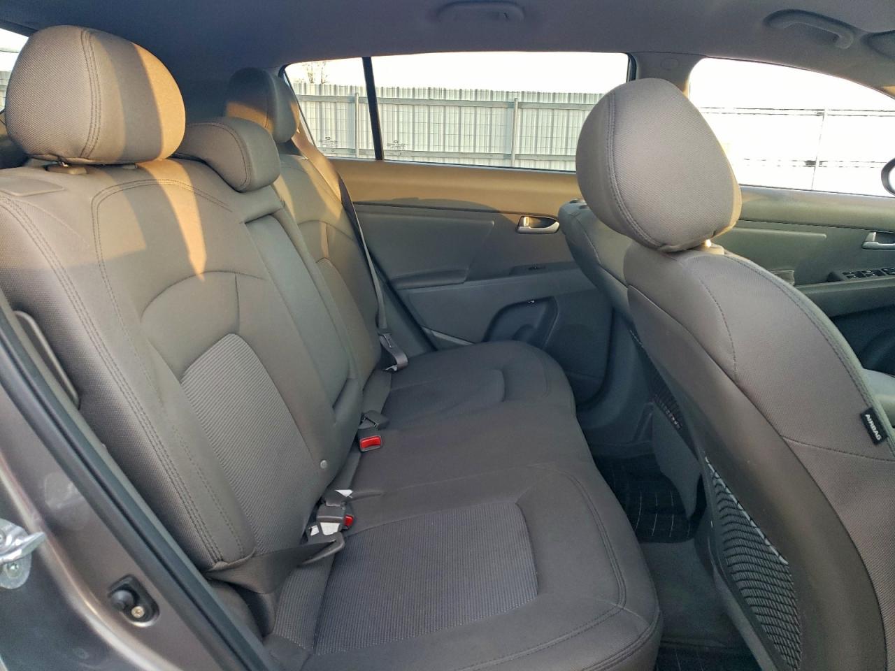 Kia Sportage Base Image 8