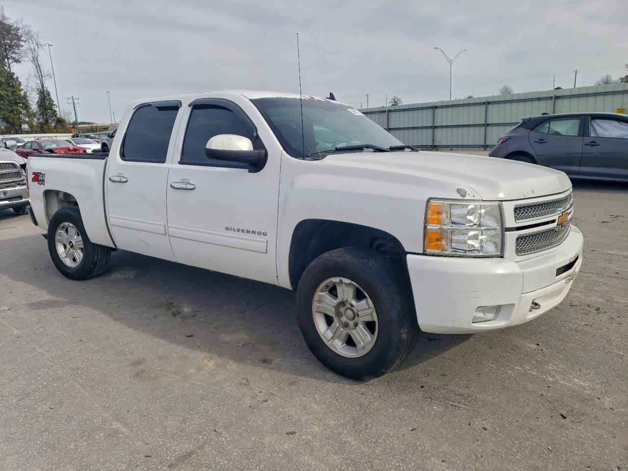 Chevrolet Silverado K1500 Lt Image 4