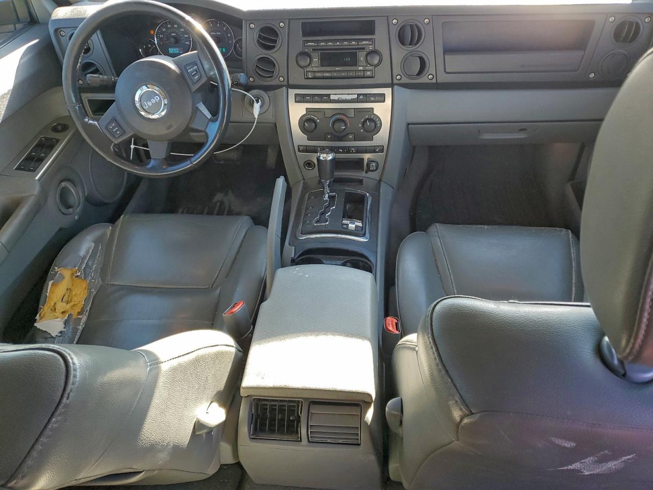 Jeep Commander Image 11