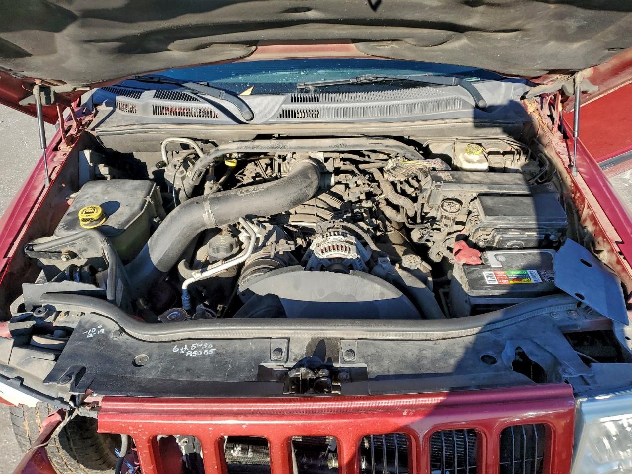 Jeep Commander Image 13