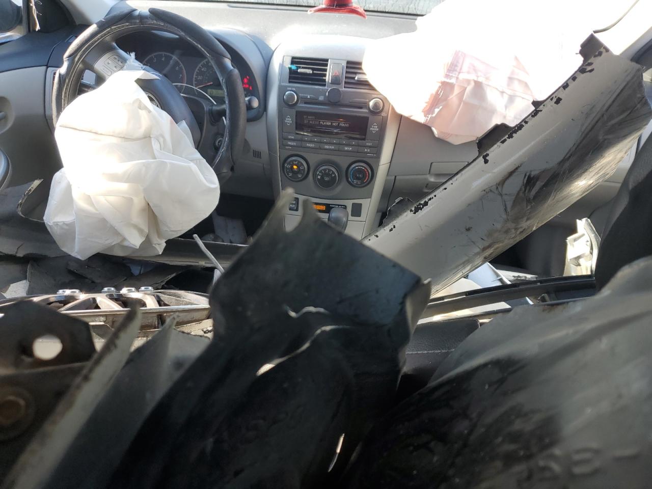 Toyota Corolla Base Image 7