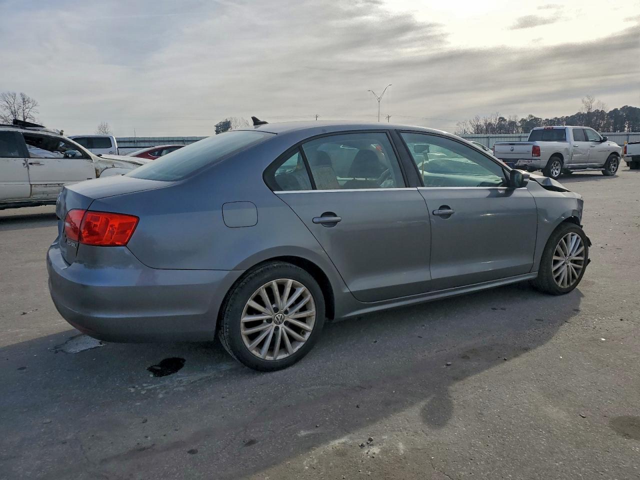 Volkswagen Jetta Sel Image 3