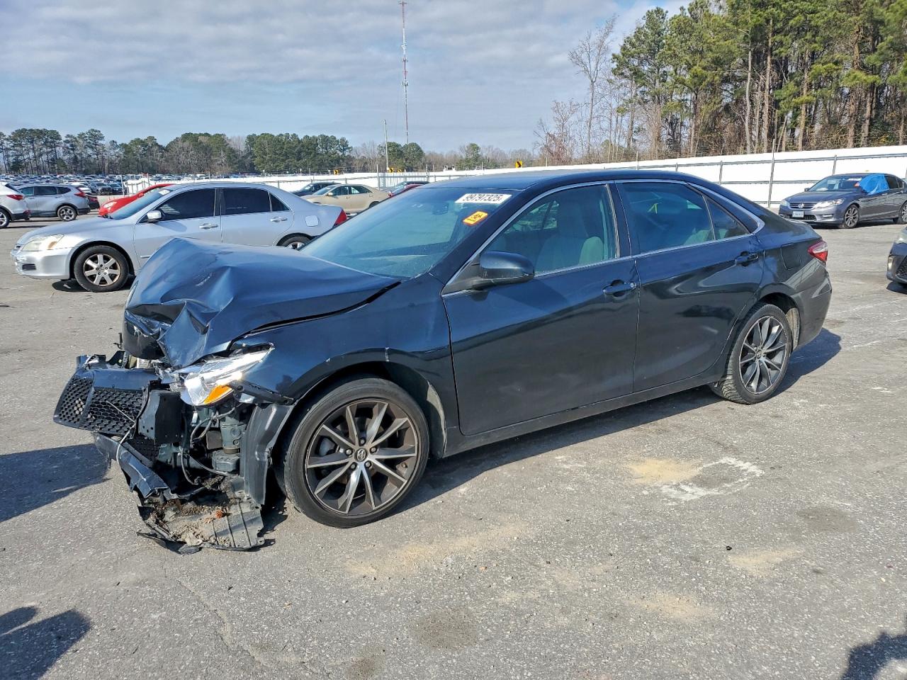 Toyota Camry Le Image 1