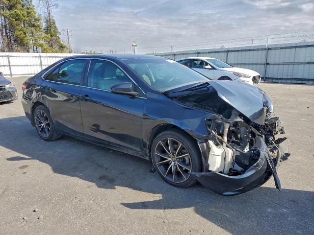 Toyota Camry Le Image 9