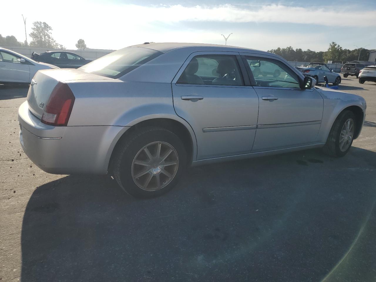 Chrysler 300 Touring Image 5