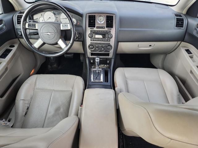 Chrysler 300 Touring Image 8