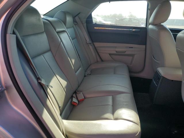 Chrysler 300 Touring Image 11