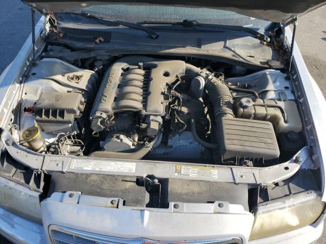 Chrysler 300 Touring Image 12