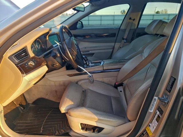 BMW 7 Series Xi Image 12