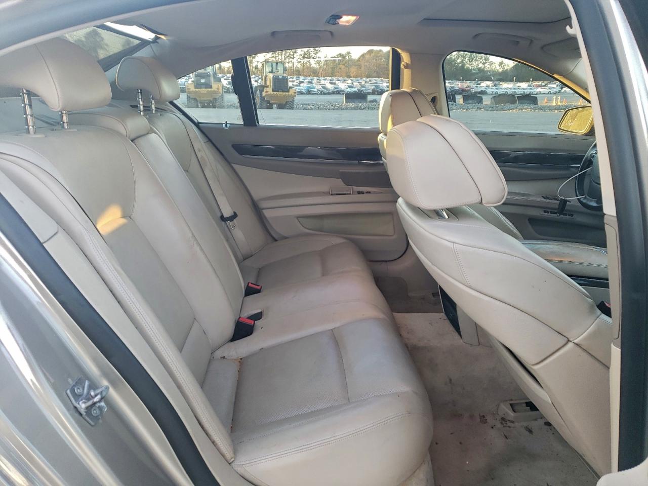 BMW 7 Series Xi Image 10