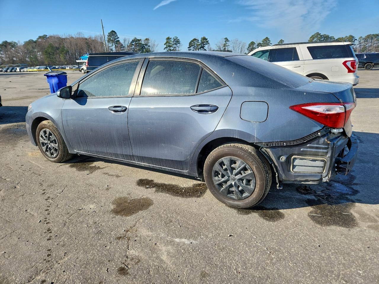 Toyota Corolla L Image 8