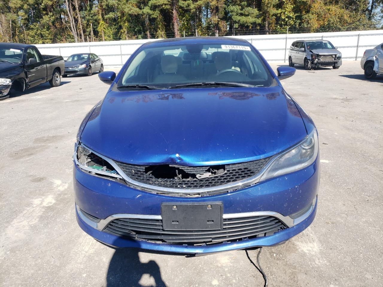 Chrysler 200 Limited Image 9