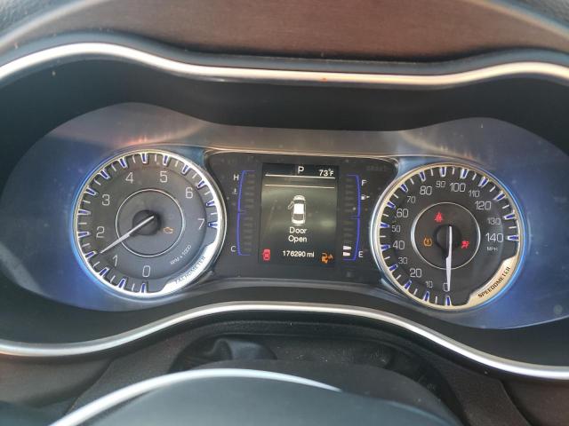 Chrysler 200 Limited Image 11