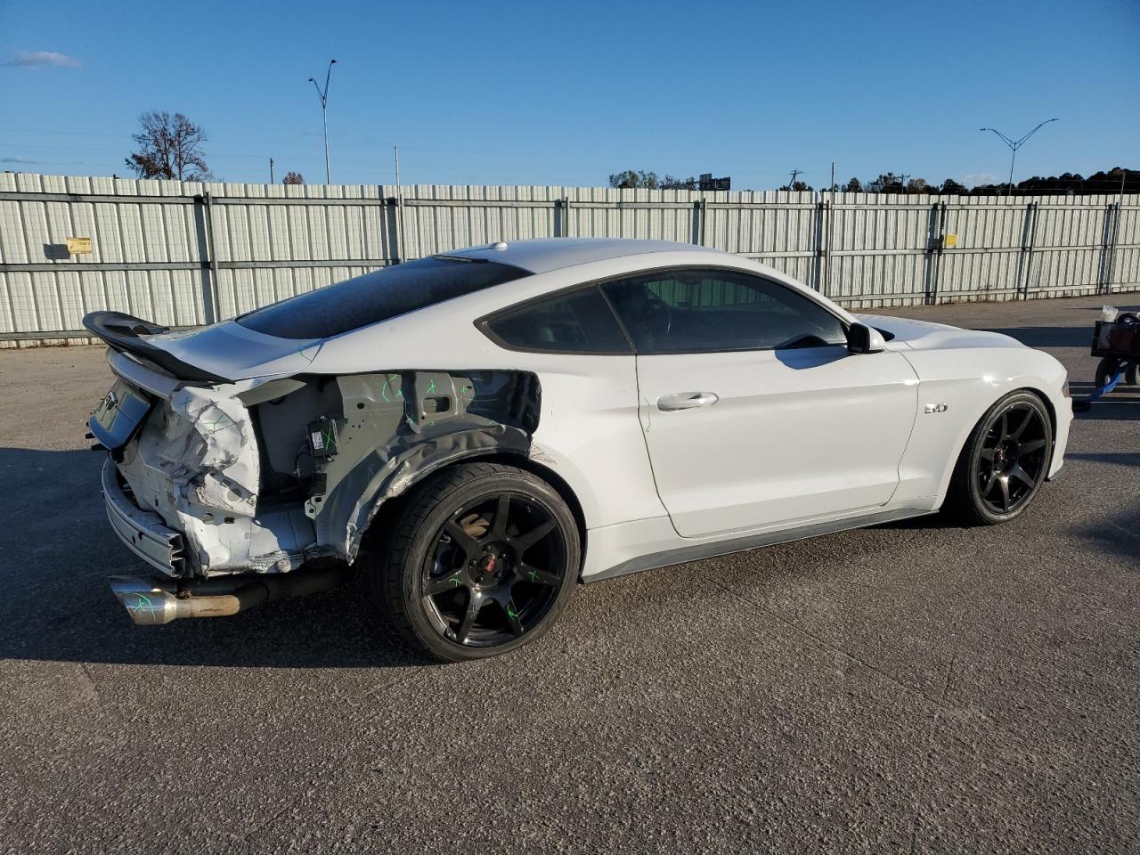 Ford Mustang Gt Image 4