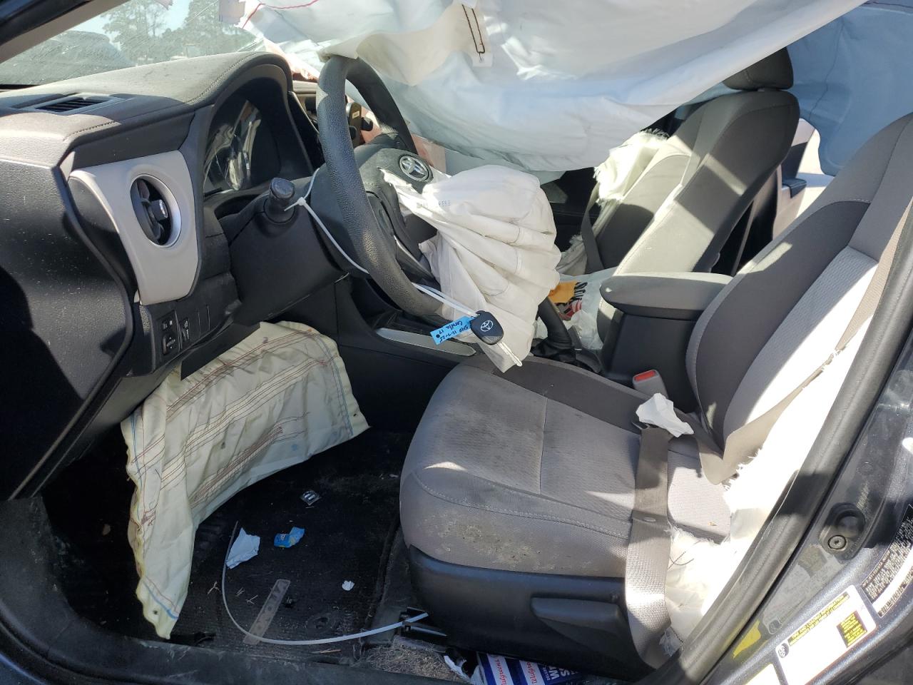 Toyota Corolla L Image 4