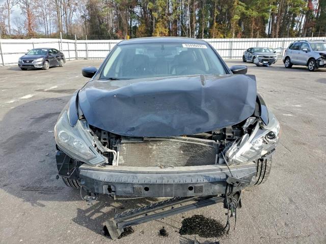 Nissan Altima 2.5 Image 4