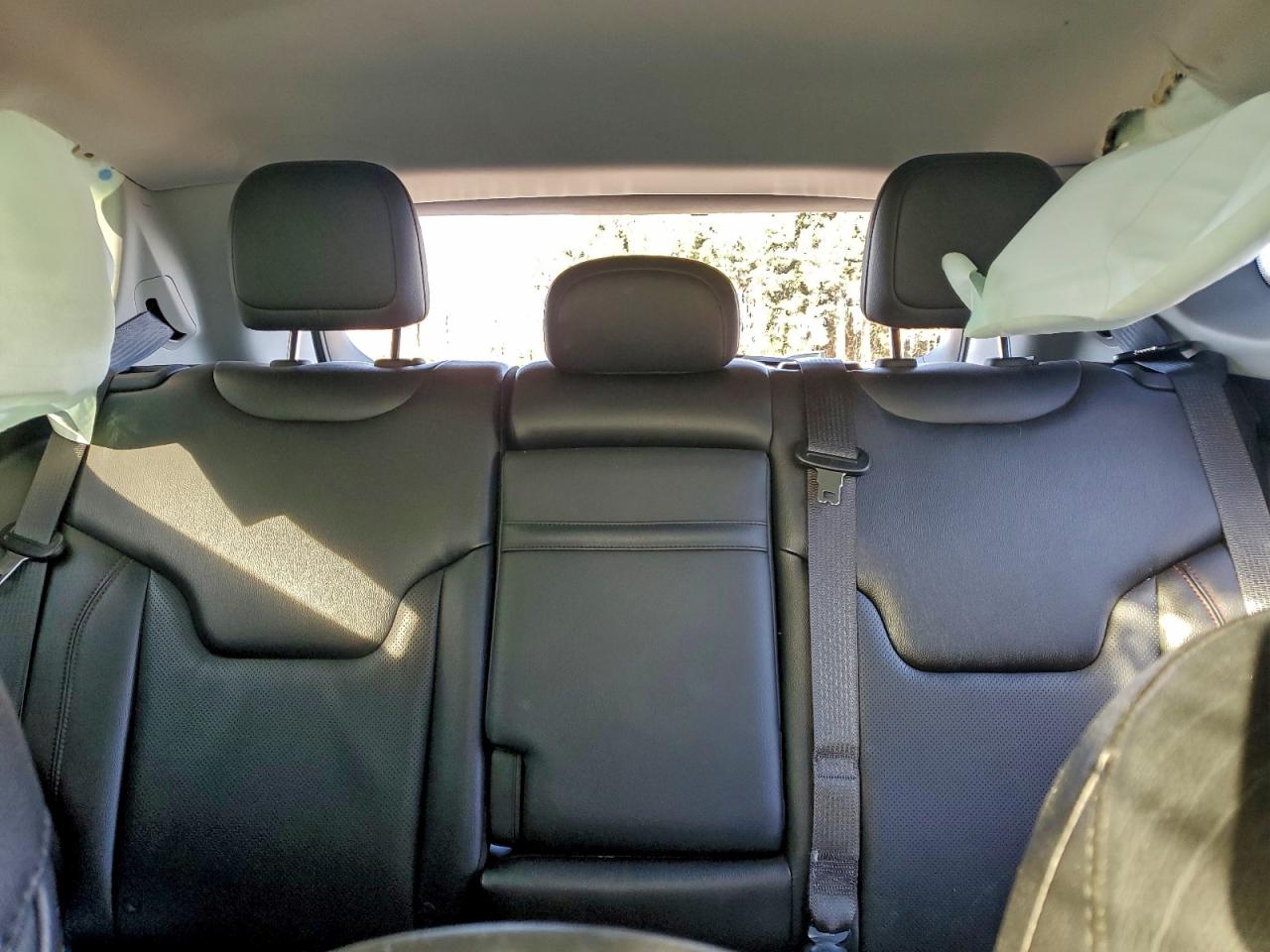 Jeep Compass Trailhawk Image 12