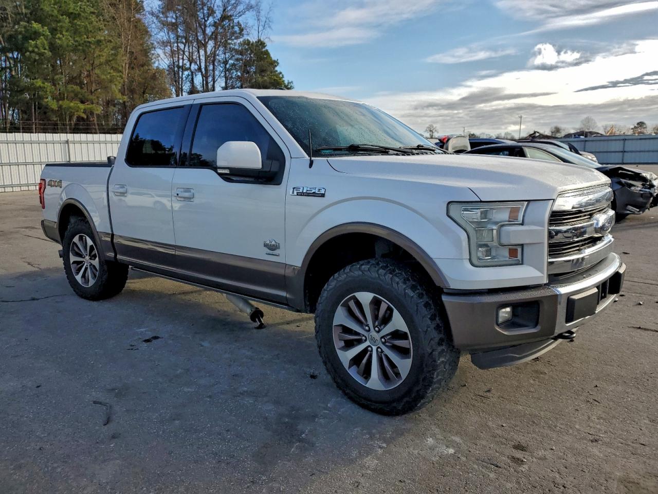 Ford F-150 Supercrew Image 4
