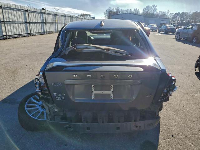 Volvo S40 2.4i Image 9