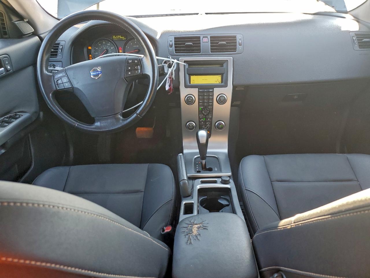 Volvo S40 2.4i Image 8