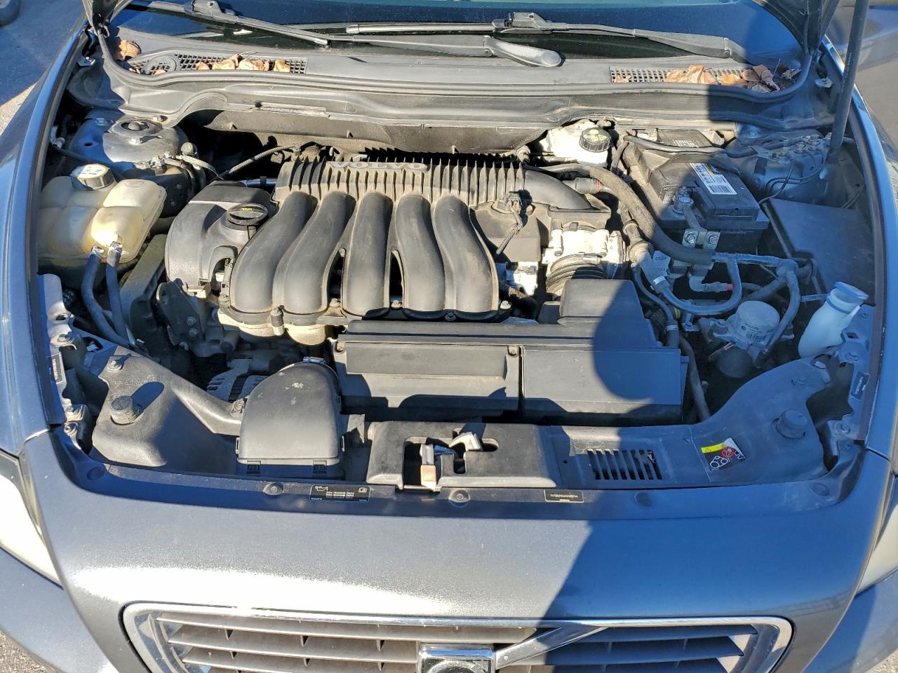 Volvo S40 2.4i Image 12