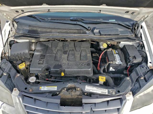 Chrysler Minivan Touring Plus Image 13