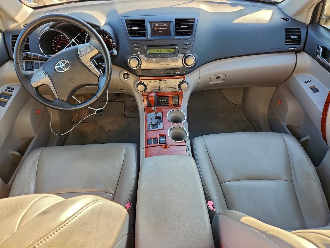 Toyota Highlander Limited Image 3