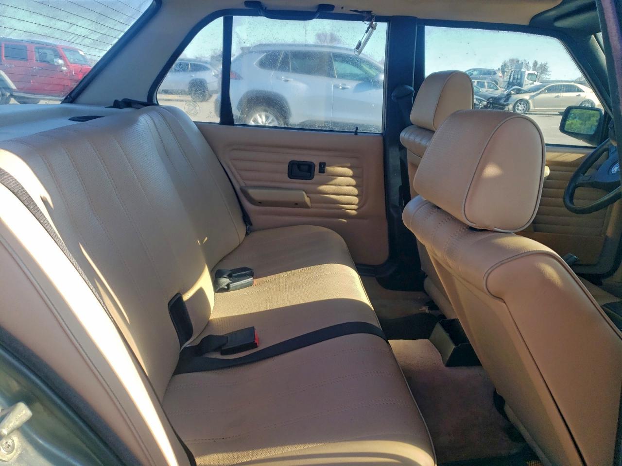 BMW 3 Series I Automatic Image 12