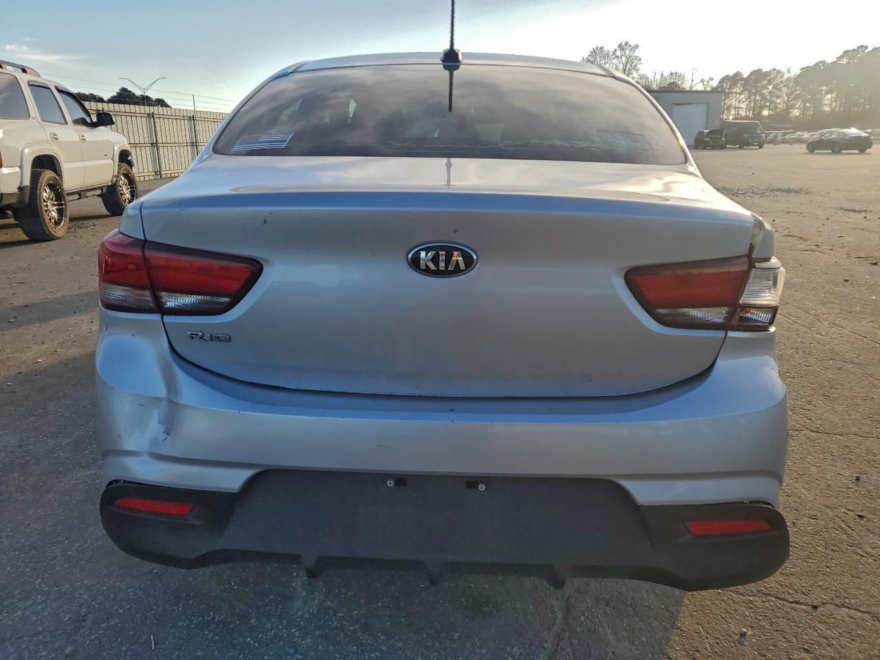 Kia Rio Lx Image 12