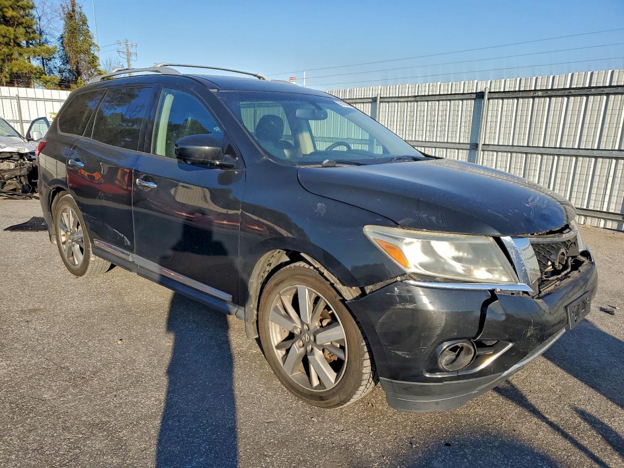 Nissan Pathfinder S Image 7