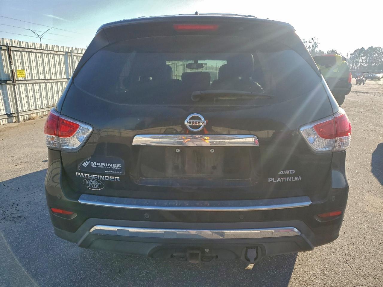 Nissan Pathfinder S Image 13