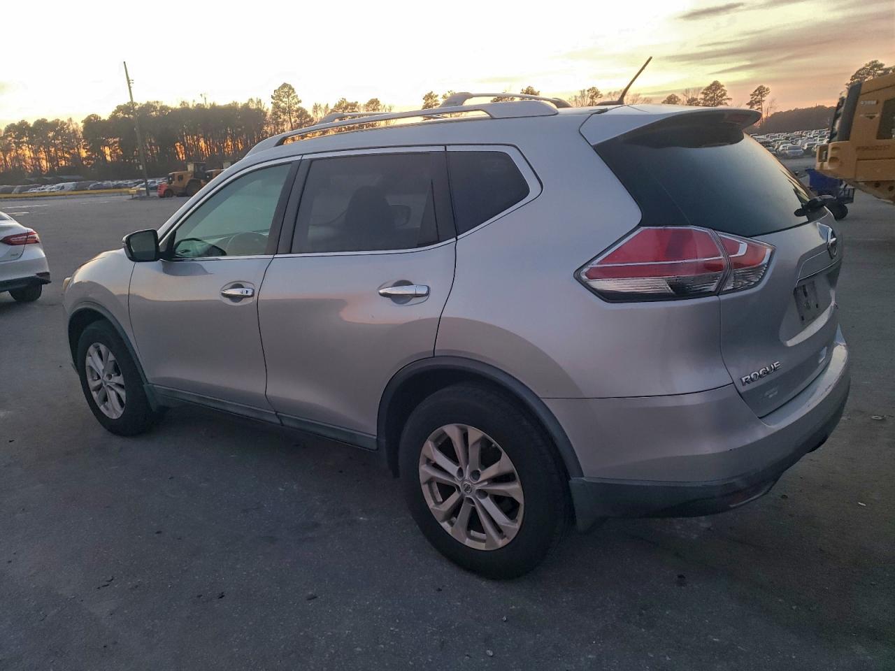 Nissan Rogue S Image 9