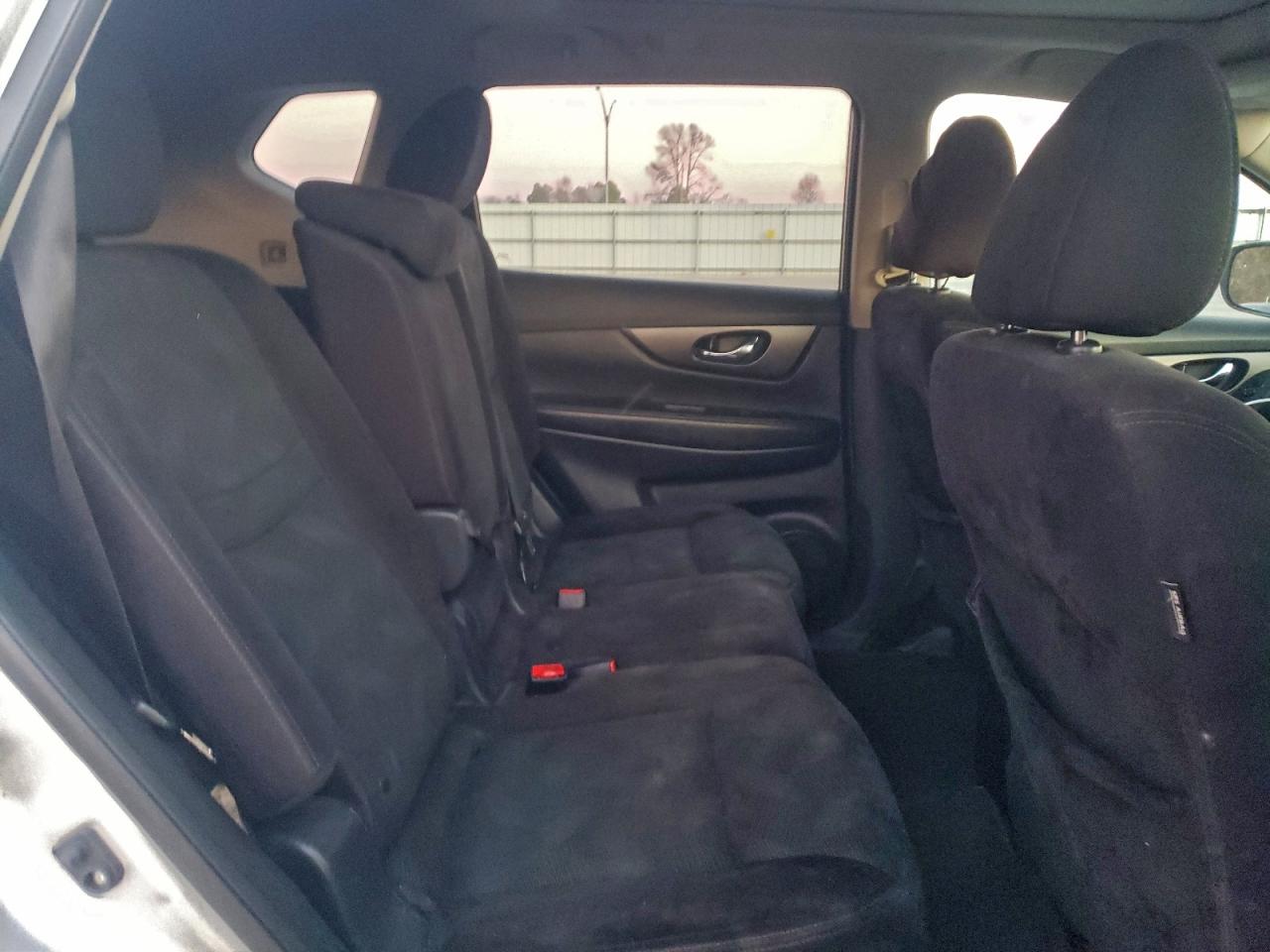 Nissan Rogue S Image 6