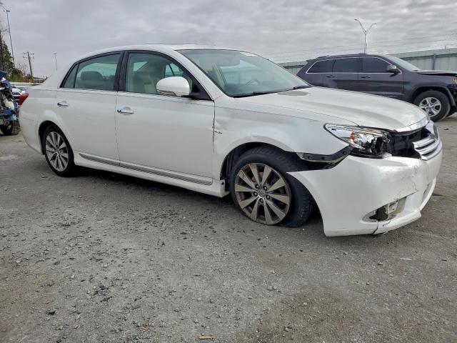 Toyota Avalon Base Image 10