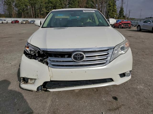 Toyota Avalon Base Image 12