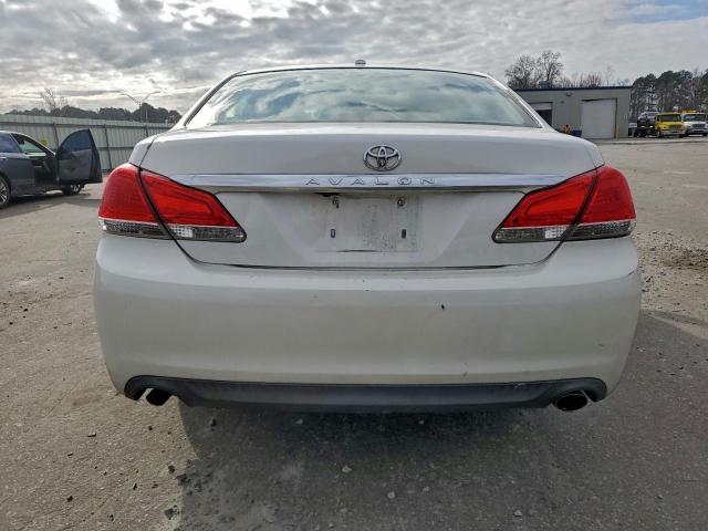 Toyota Avalon Base Image 2