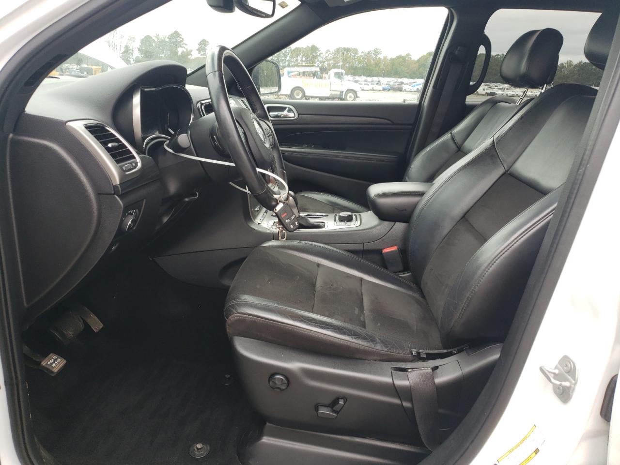 Jeep Grand Cherokee Laredo Image 4