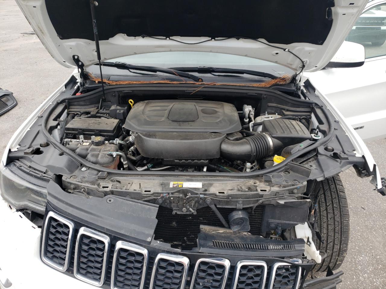 Jeep Grand Cherokee Laredo Image 10
