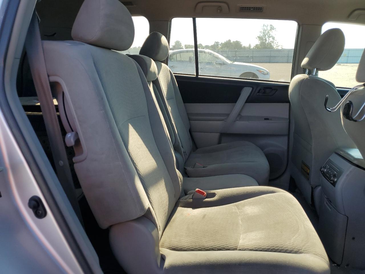 Toyota Highlander Image 2