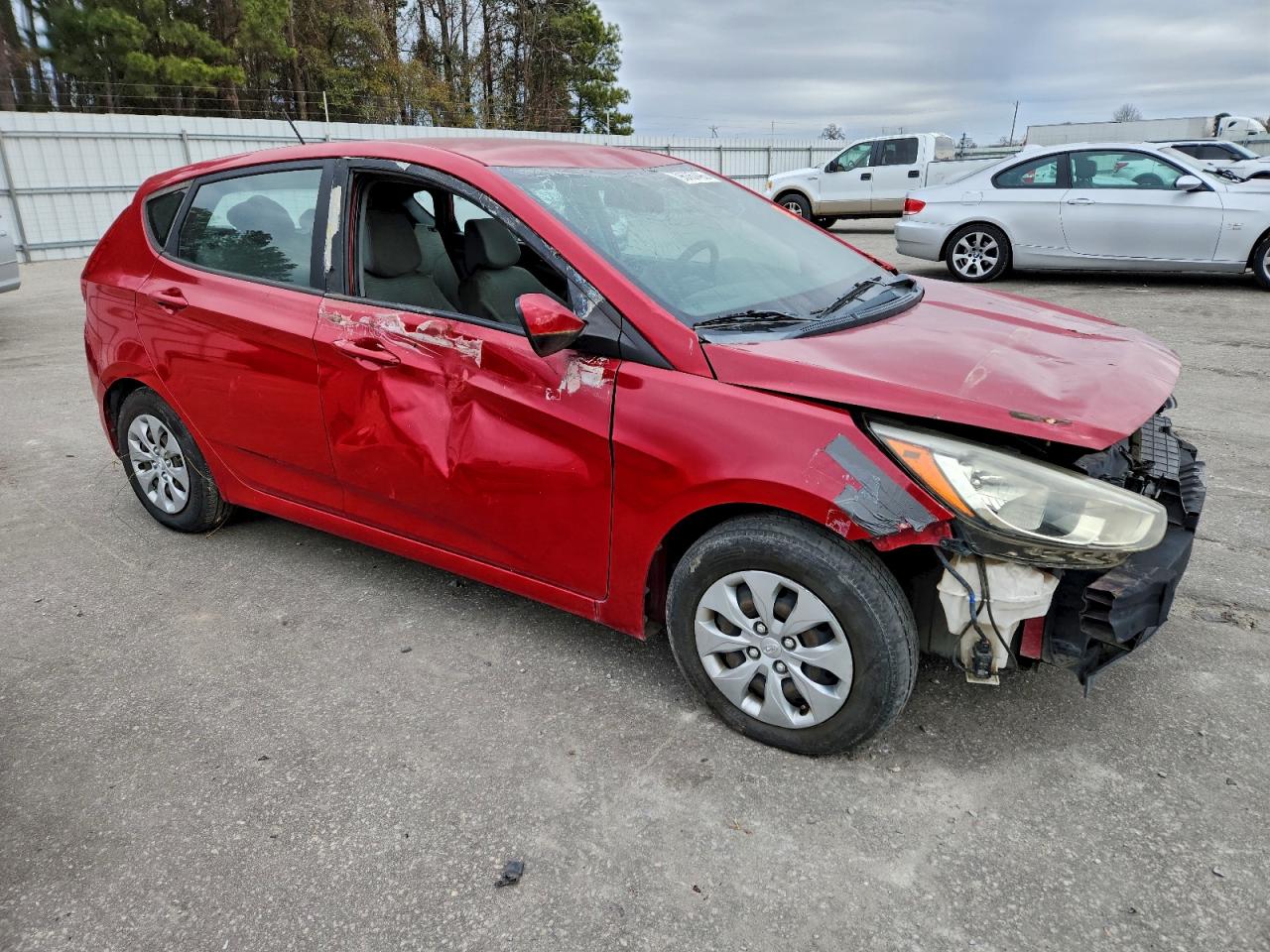 Hyundai ACCENT Se Image 9