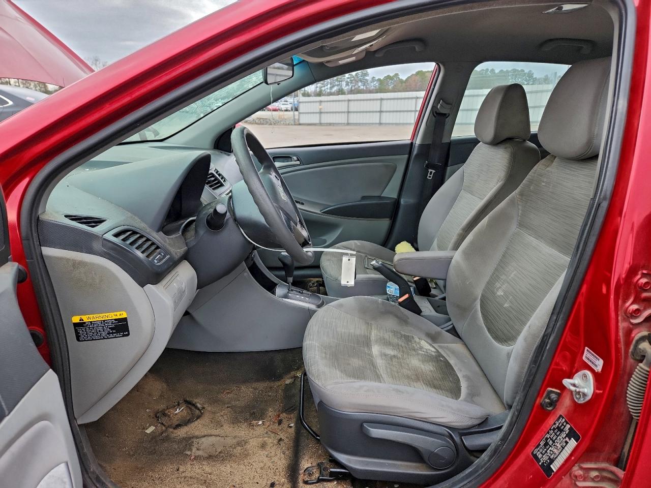 Hyundai ACCENT Se Image 13