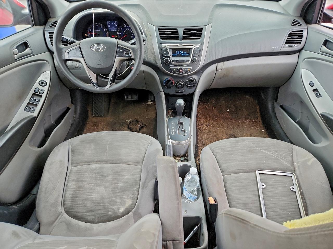 Hyundai ACCENT Se Image 8