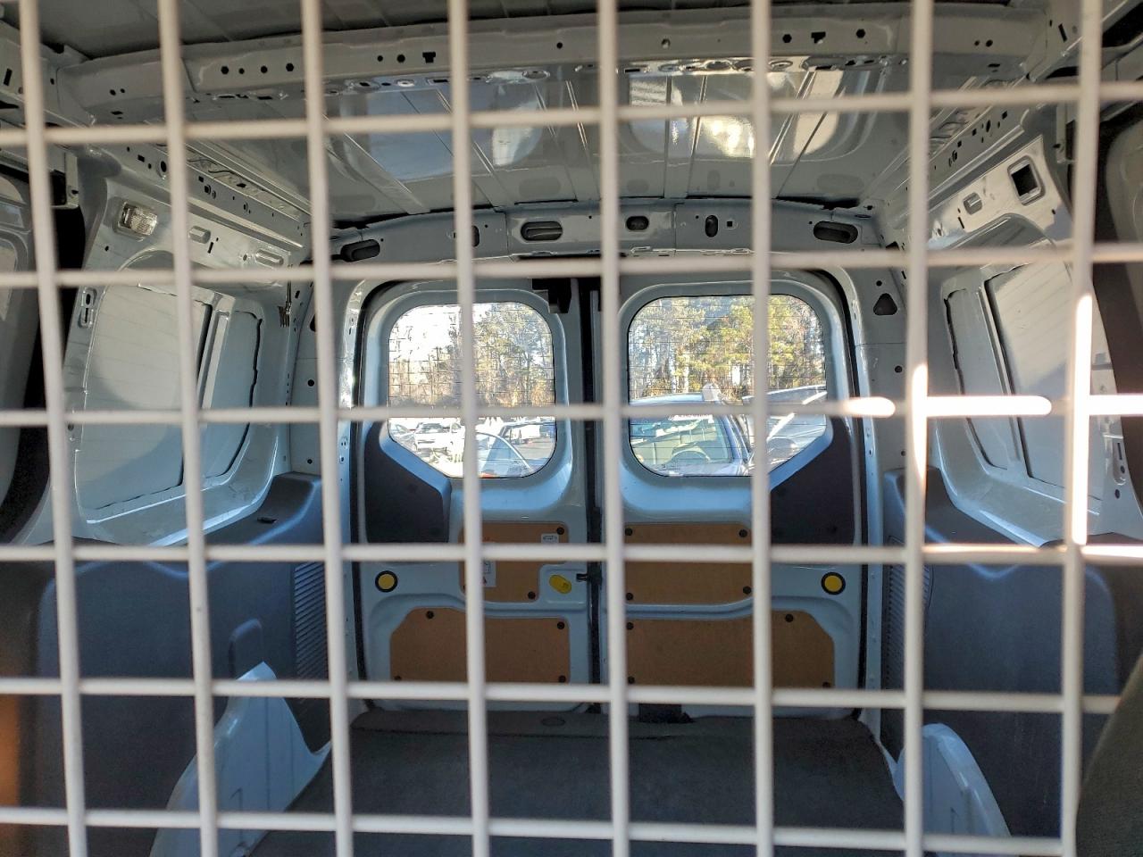 Ford Transit Xlt Image 9