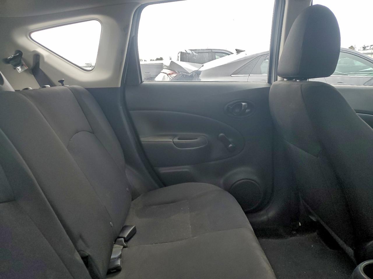 Nissan Versa S Image 7