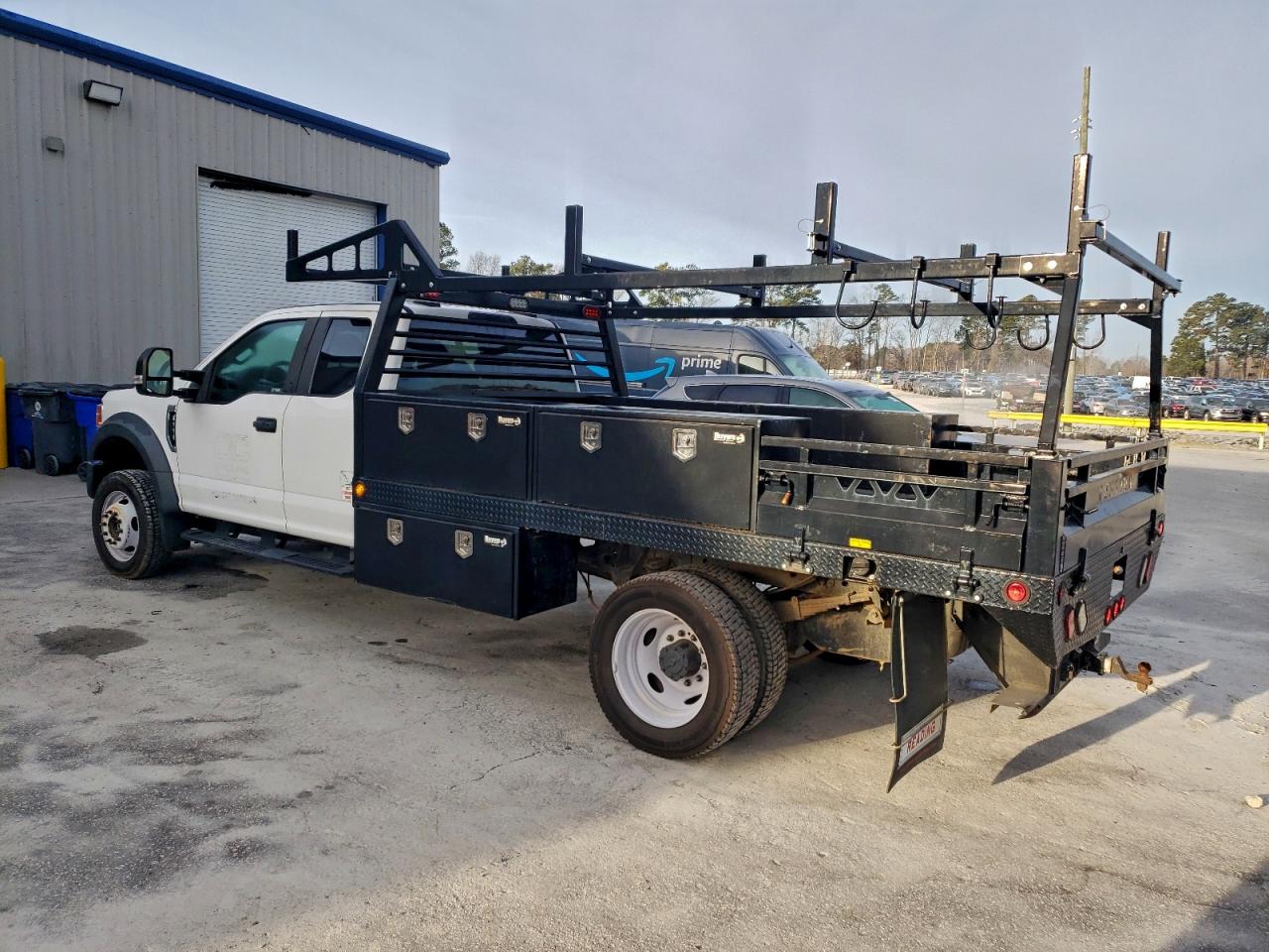 Ford F-550 Super Duty Image 2